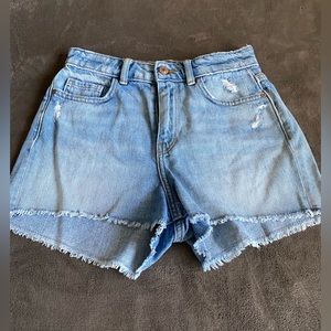 light wash zara shorts